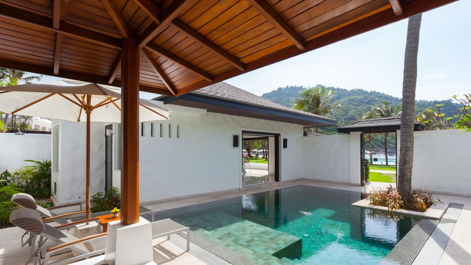 rooms-grand-deluxe-premium-pool-villa-beachfront