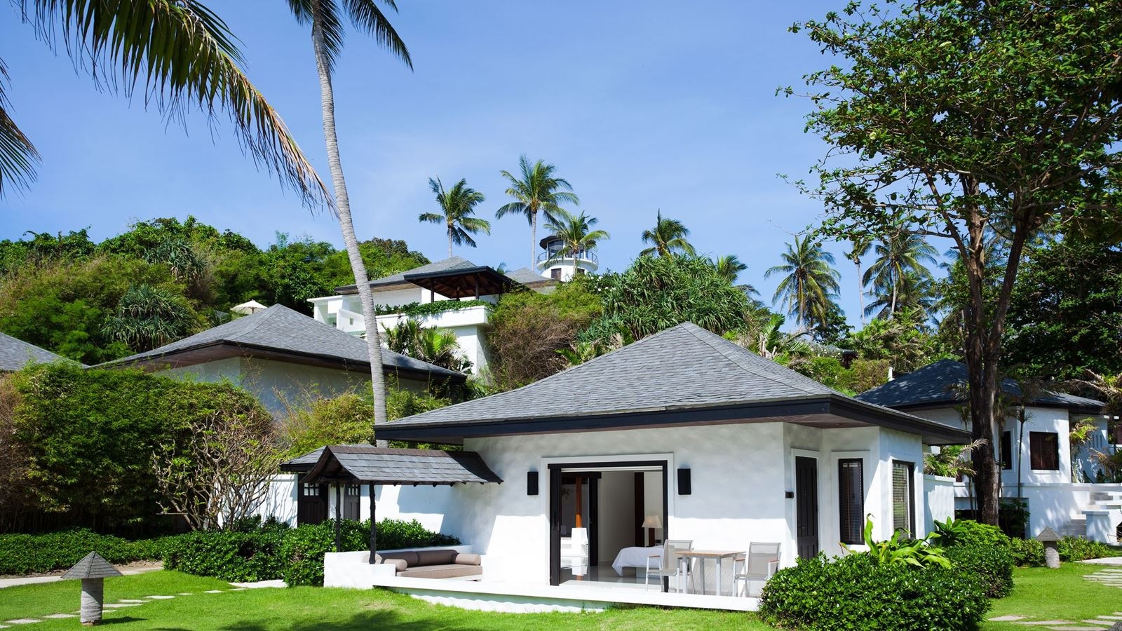 rooms-grand-deluxe-premium-pool-villa-beachfront