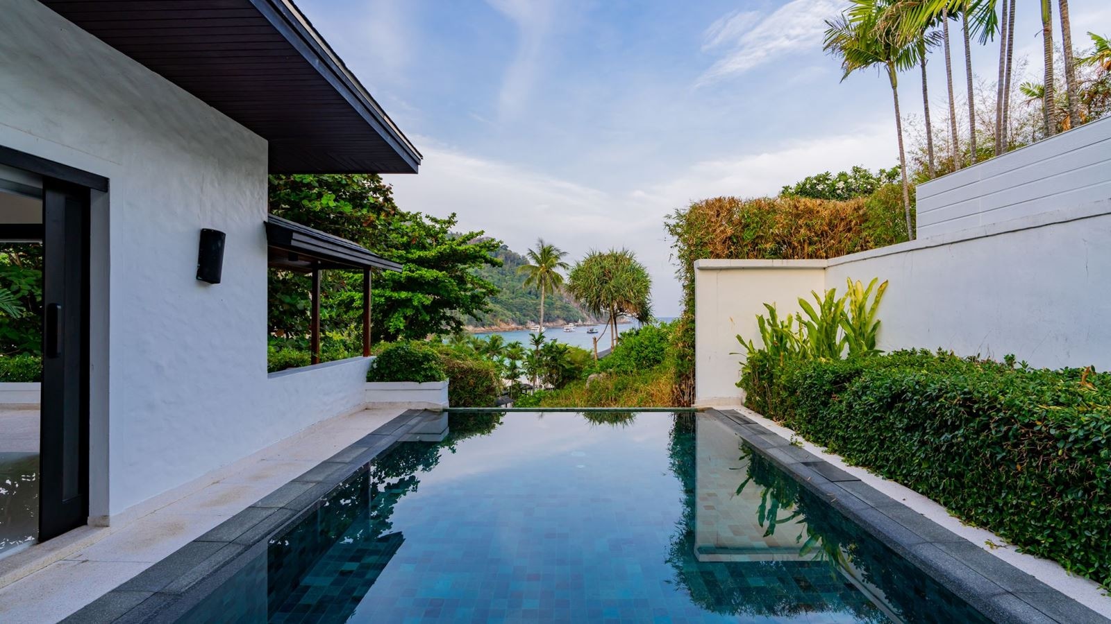 rooms-grand-deluxe-premium-pool-villa-with-seaview