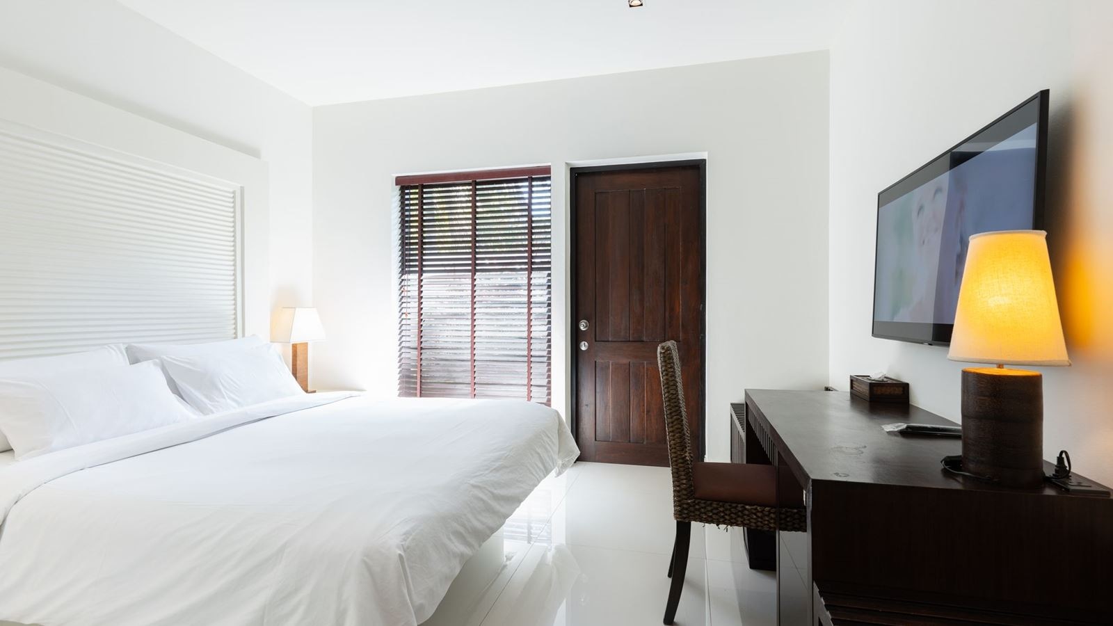 rooms-2-bedroom-grand-pool-suite