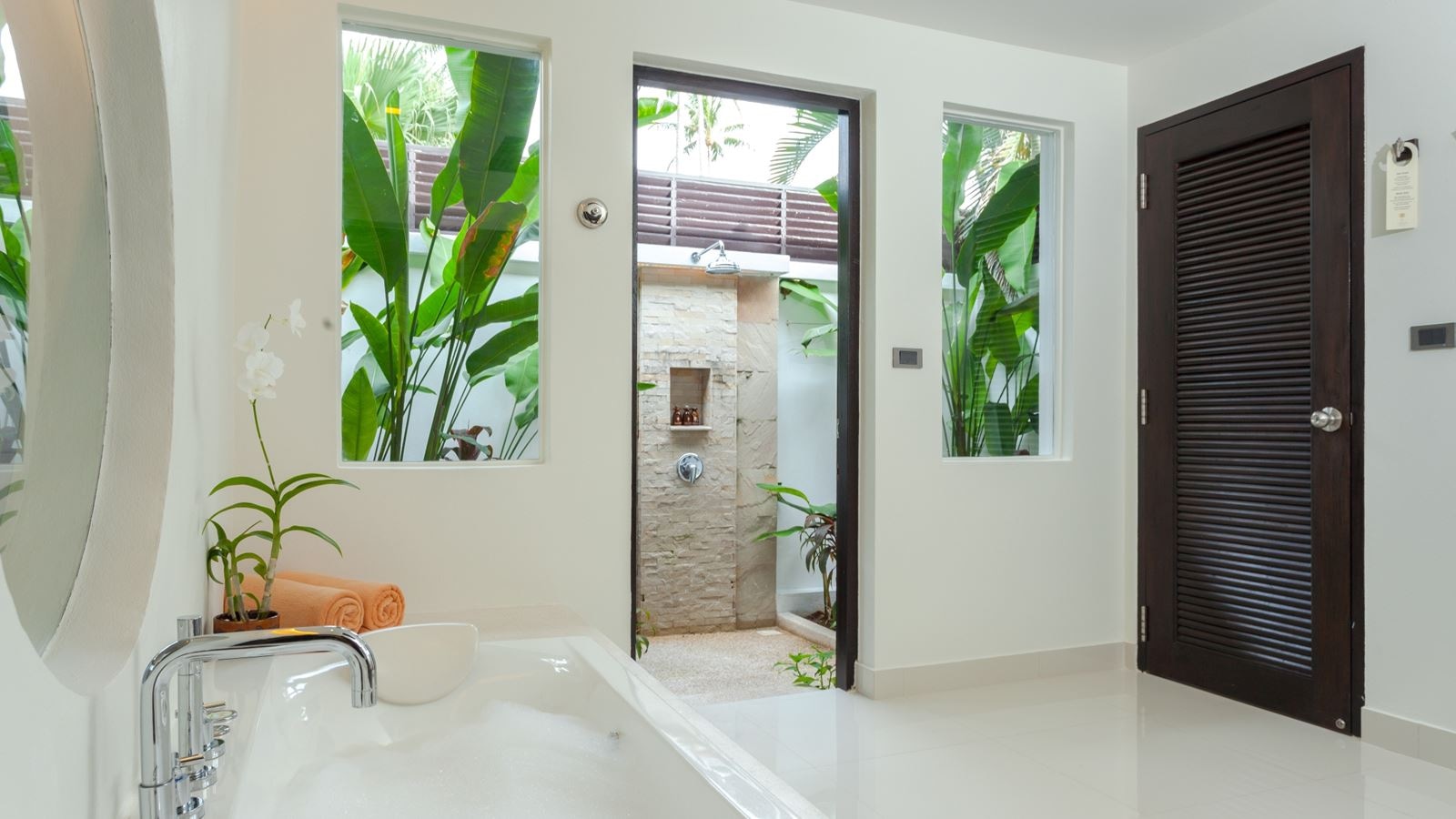 rooms-junior-pool-suite