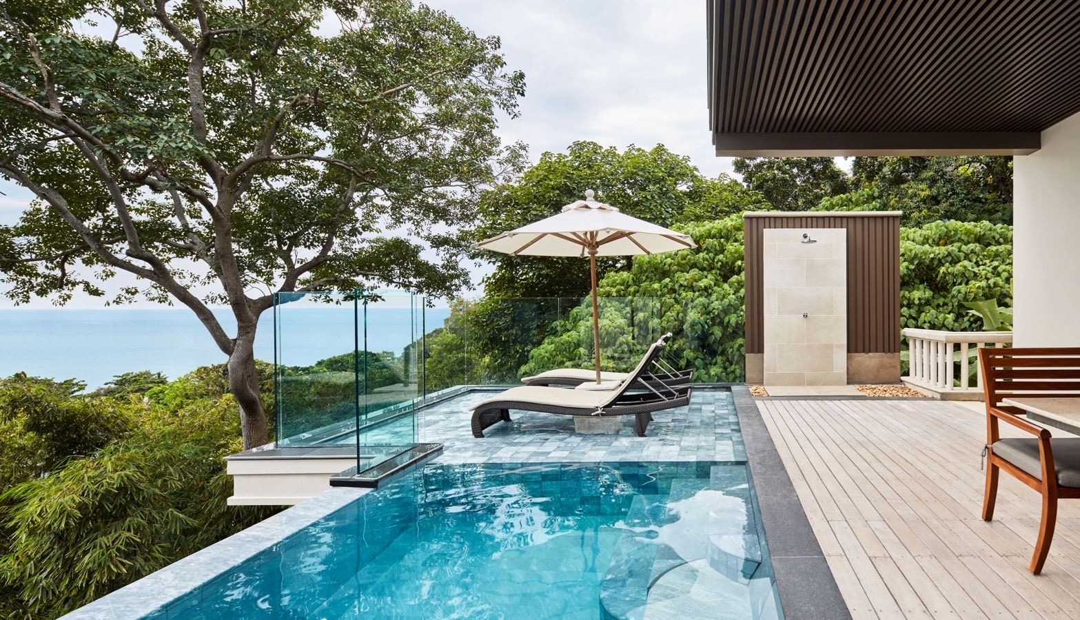 rooms-ocean-view-pool-junior-suite