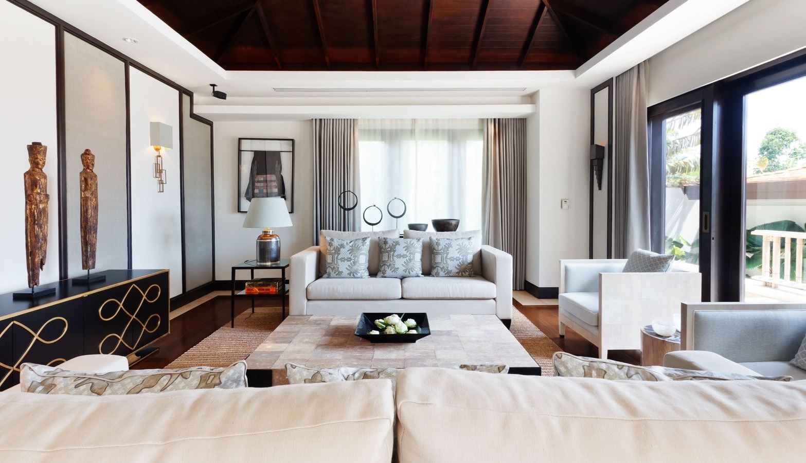 rooms-6-bedroom-ocean-front-residence