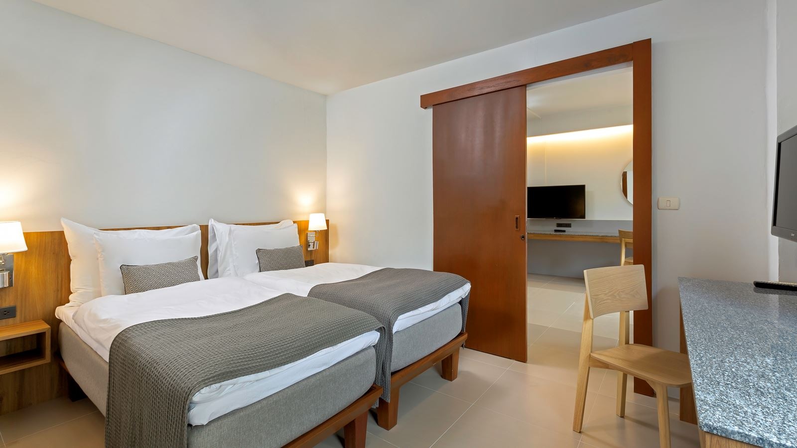 rooms-twobedroom-family-suite