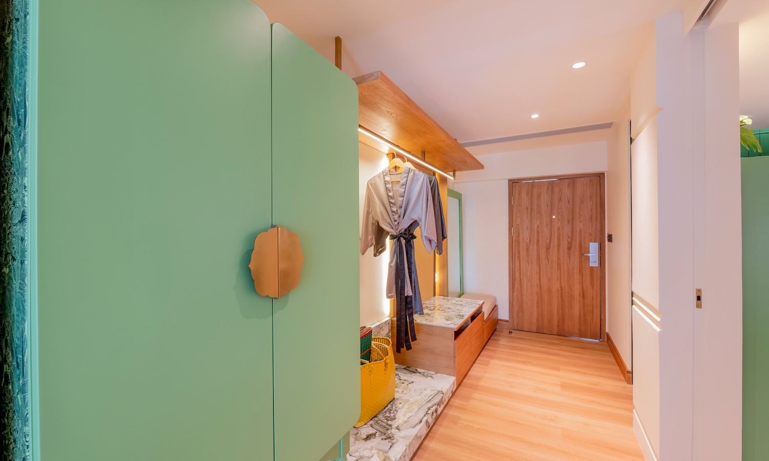 rooms-elite-pool-view