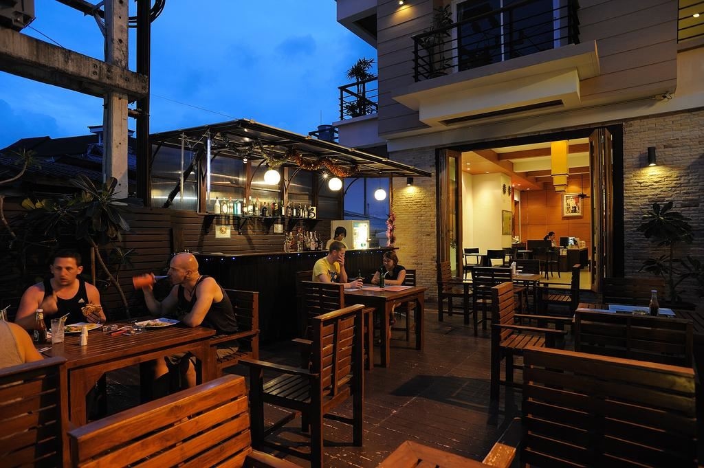 bars-baramee-lobby-bar-corne