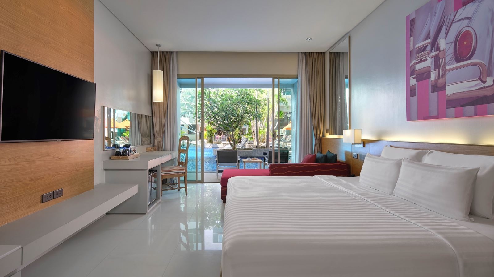 rooms-deluxe-pool-access