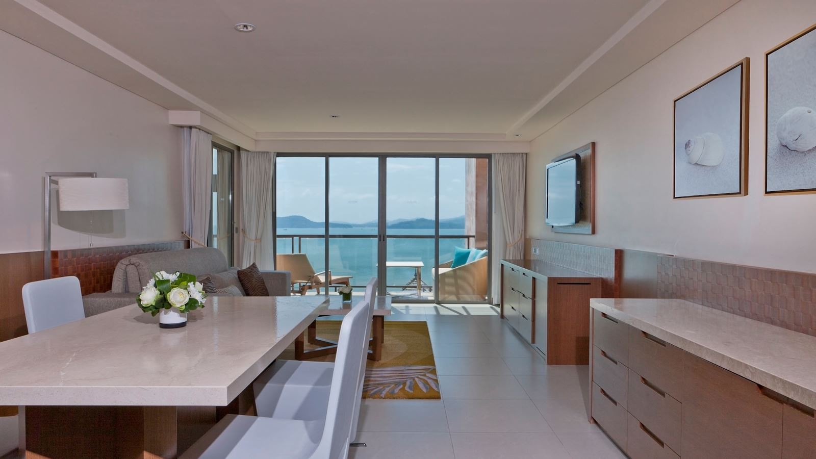 rooms-1-bedroom-premium-suite-sea-view