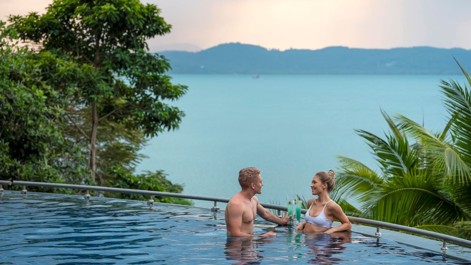 bars-horizon-pool-bar