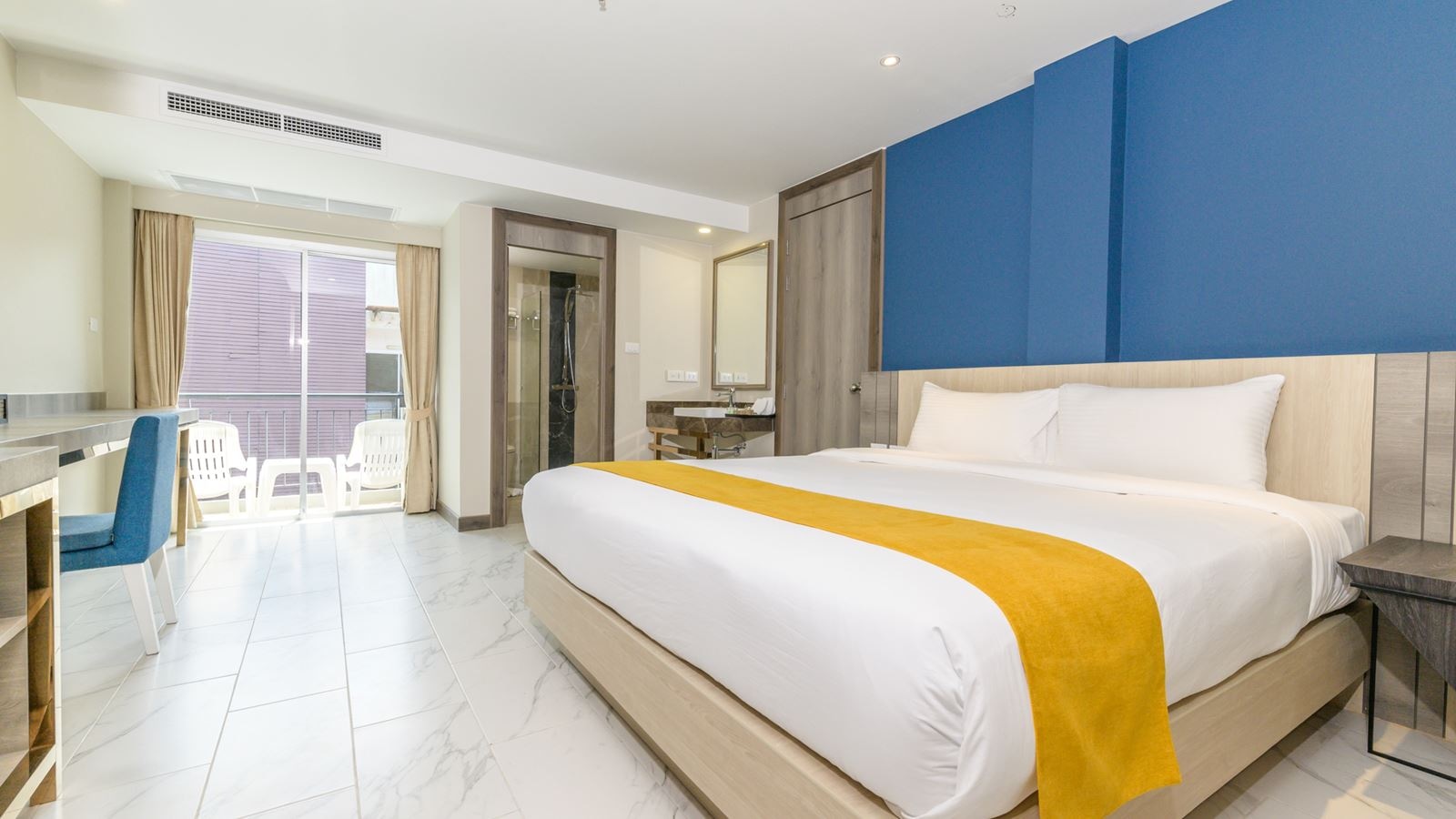 rooms-superior-room