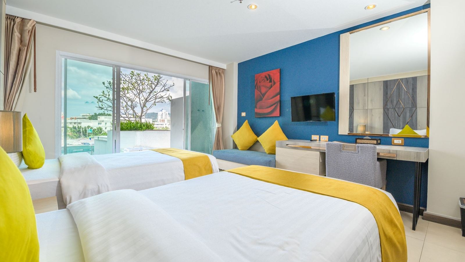 rooms-deluxe-pool-access