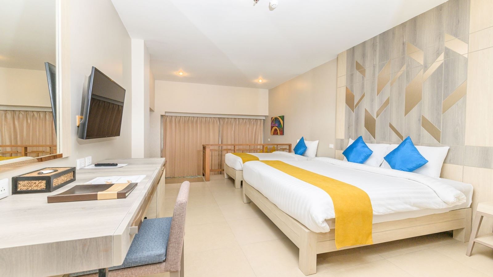 rooms-deluxe-triple-room