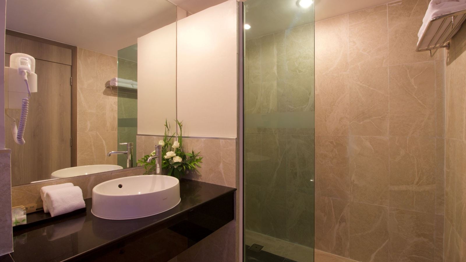 rooms-deluxe-triple-room