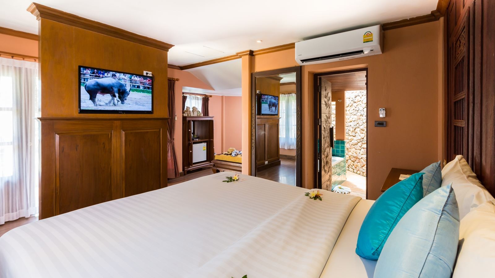 rooms-grand-deluxe-bungalow