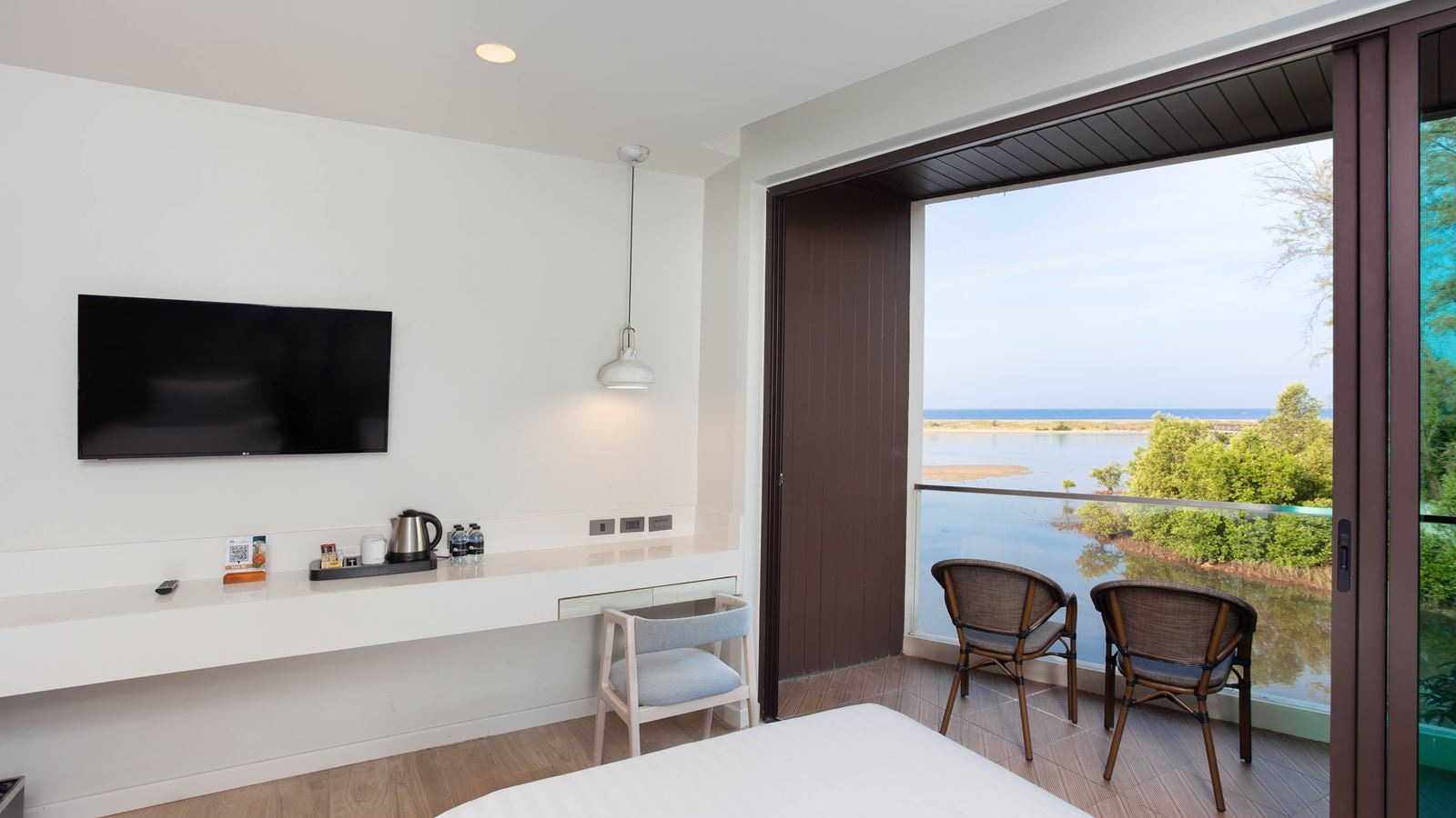 rooms-deluxe-seaview