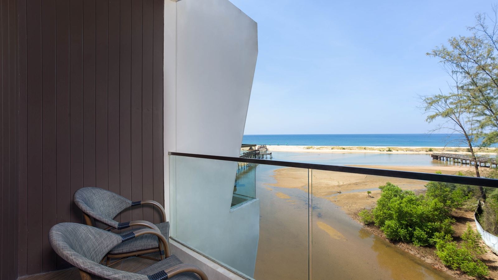 rooms-deluxe-seaview