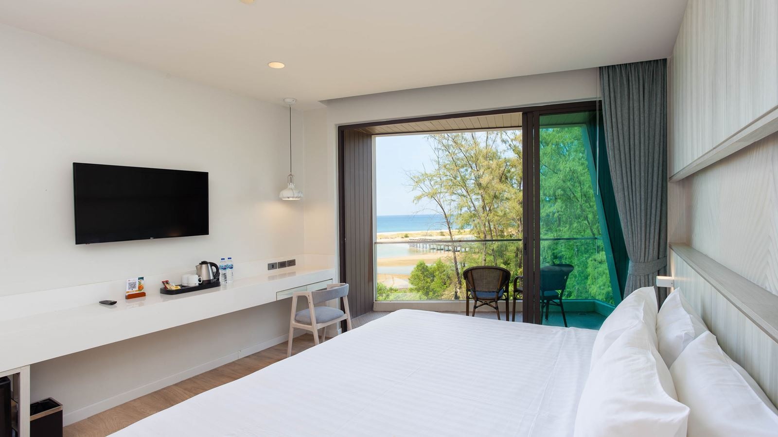 rooms-deluxe-seaview