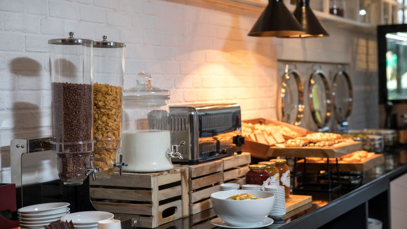 restaurants-the-lodge