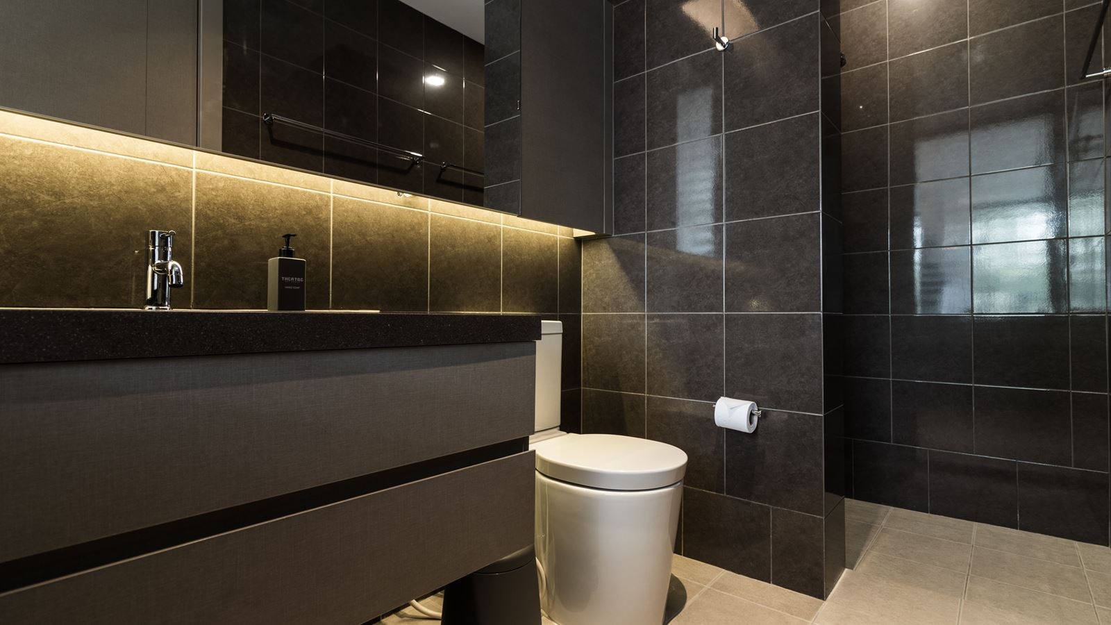 rooms-nitarn-room-double-bed