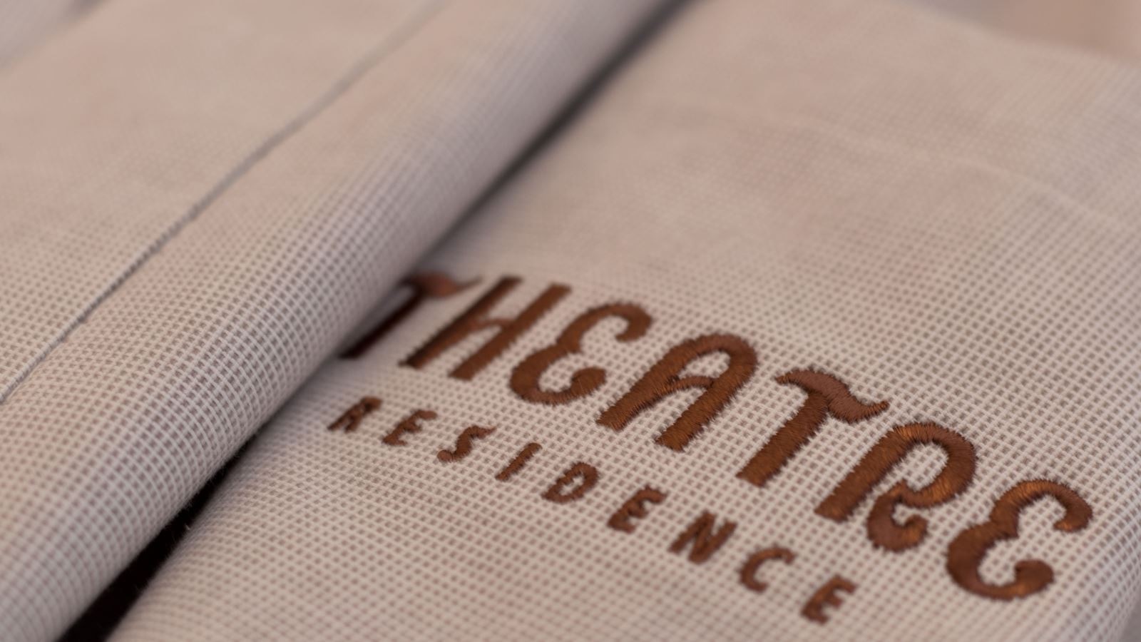 rooms-nitarn-room-twin-bed