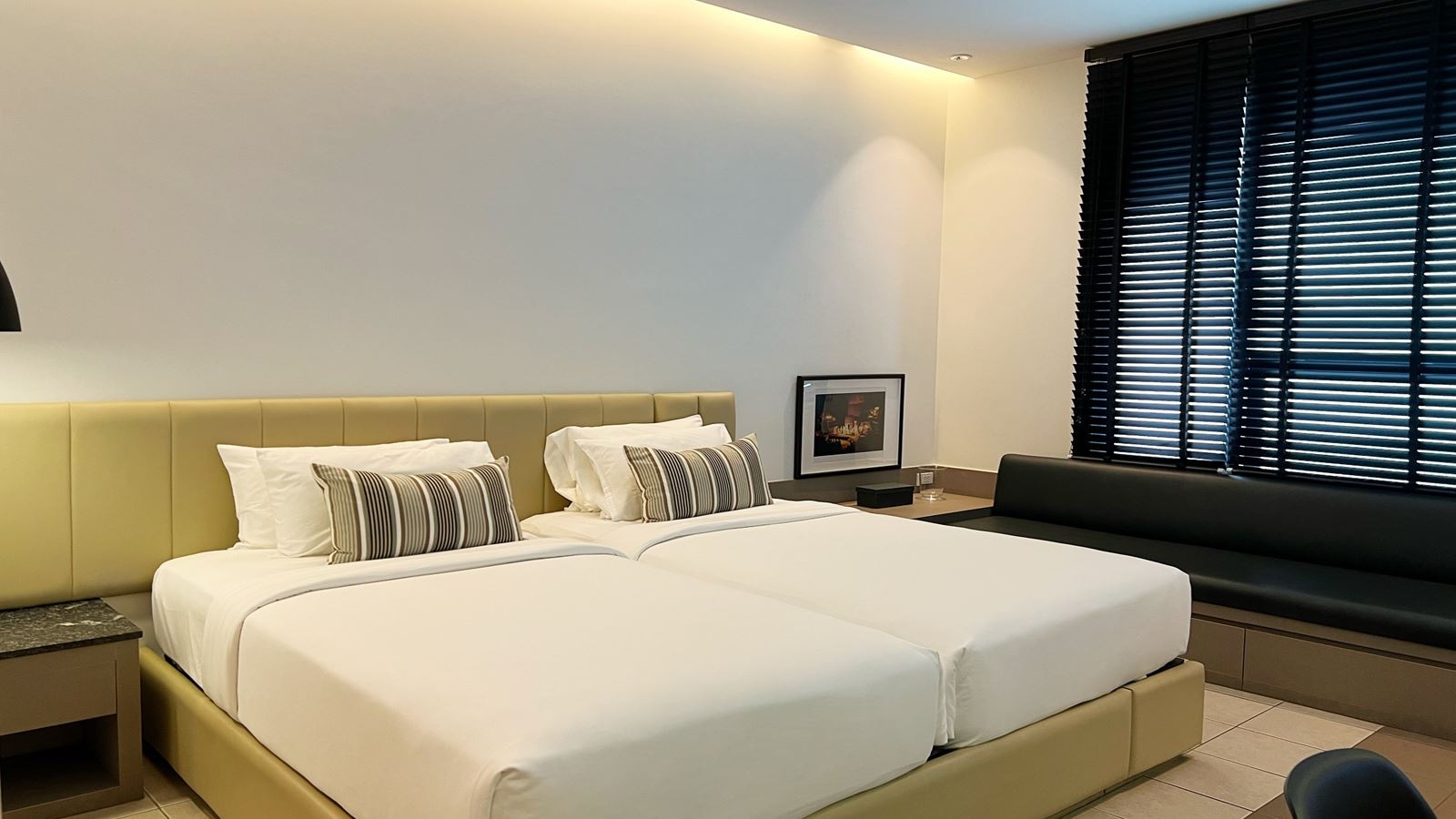 rooms-nitarn-room-twin-bed