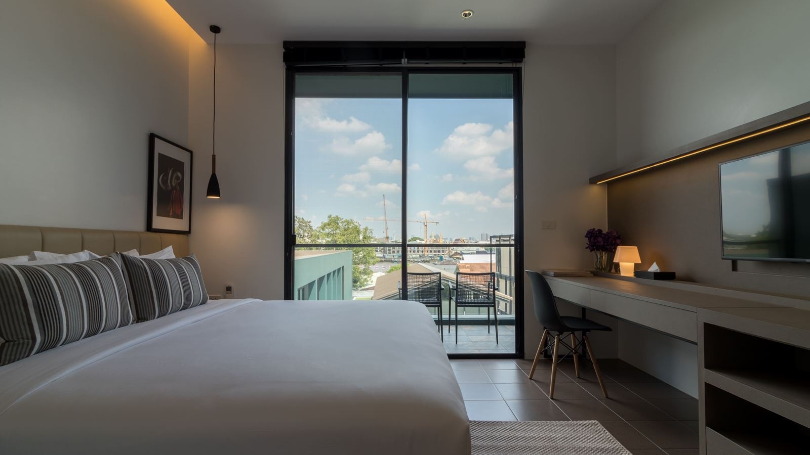 rooms-lakorn-skyview