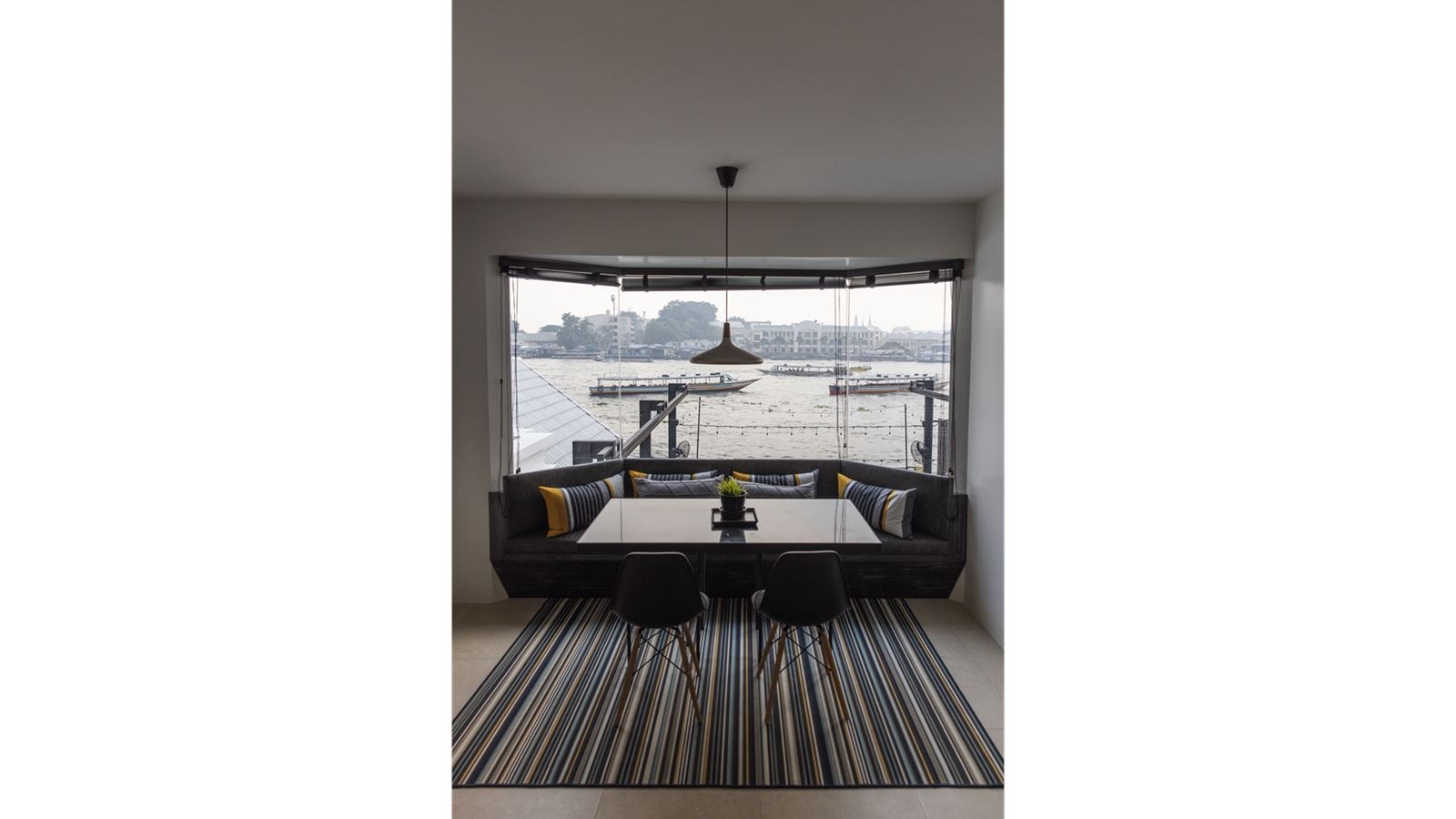 rooms-lilit-riverfront-suite-b