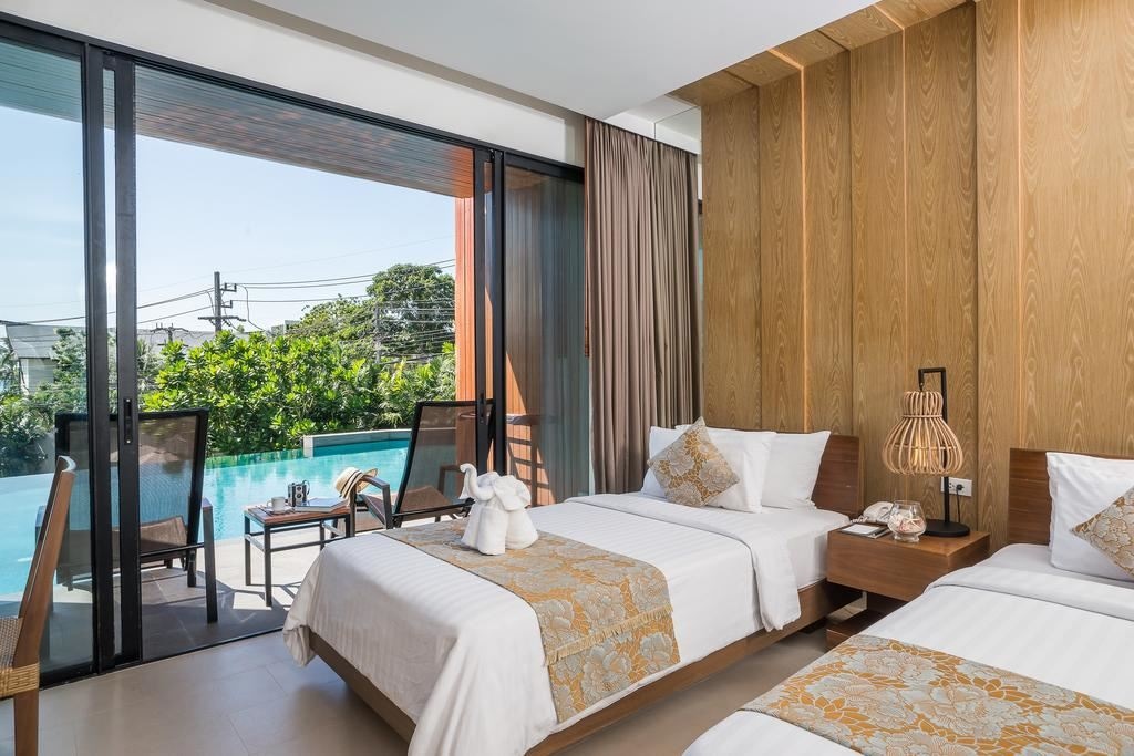 rooms-pool-access-jacuzzi-deluxe--hillside