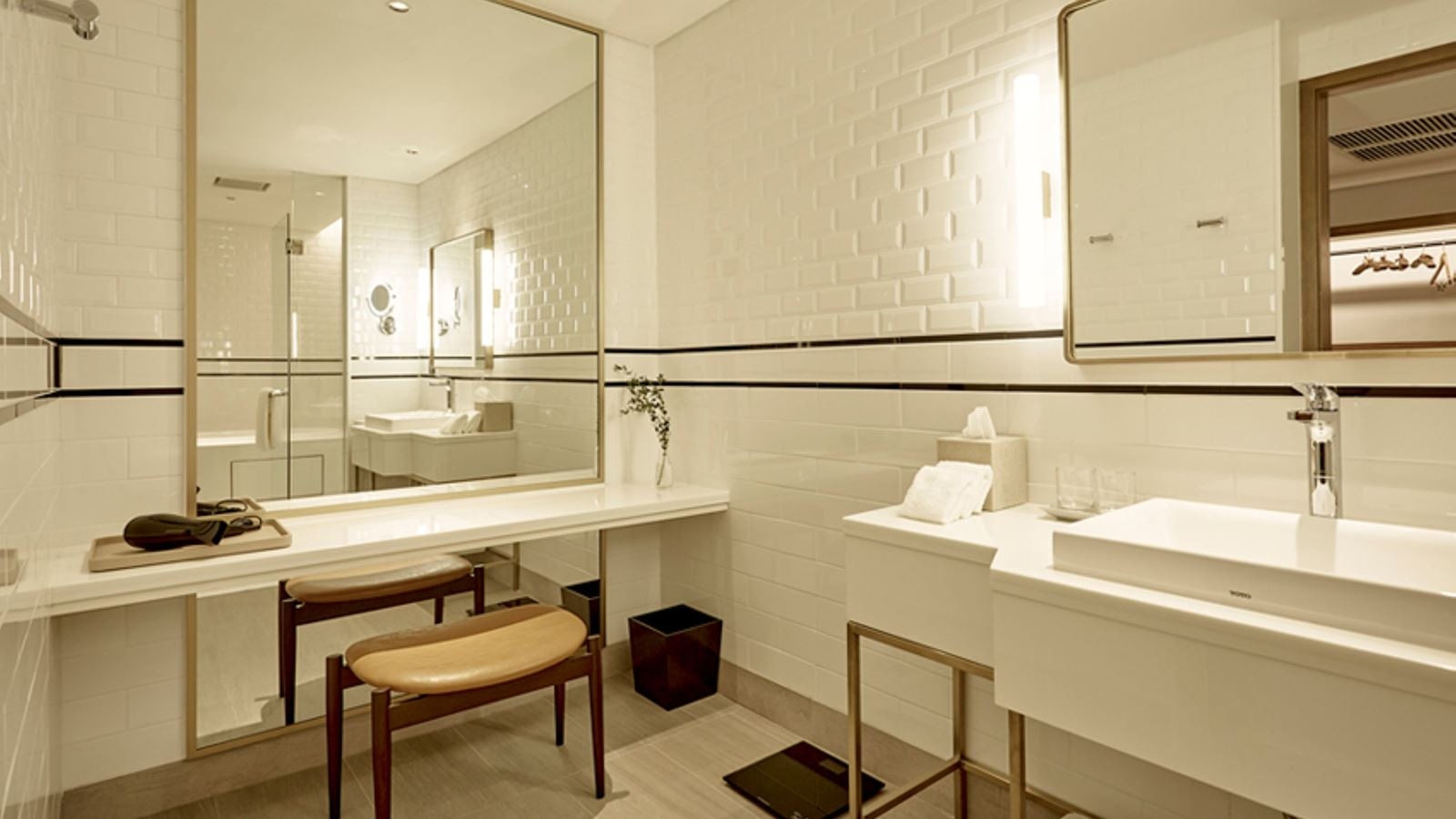 rooms-jr-suite-california-king