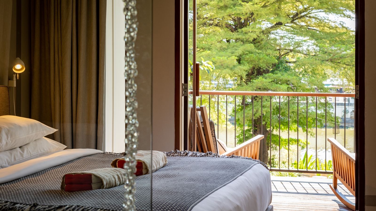 rooms-river-view-superior-balcony