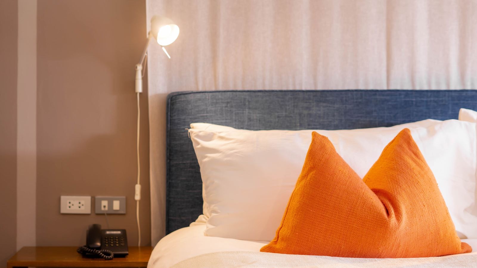 rooms-river-view-deluxe-balcony