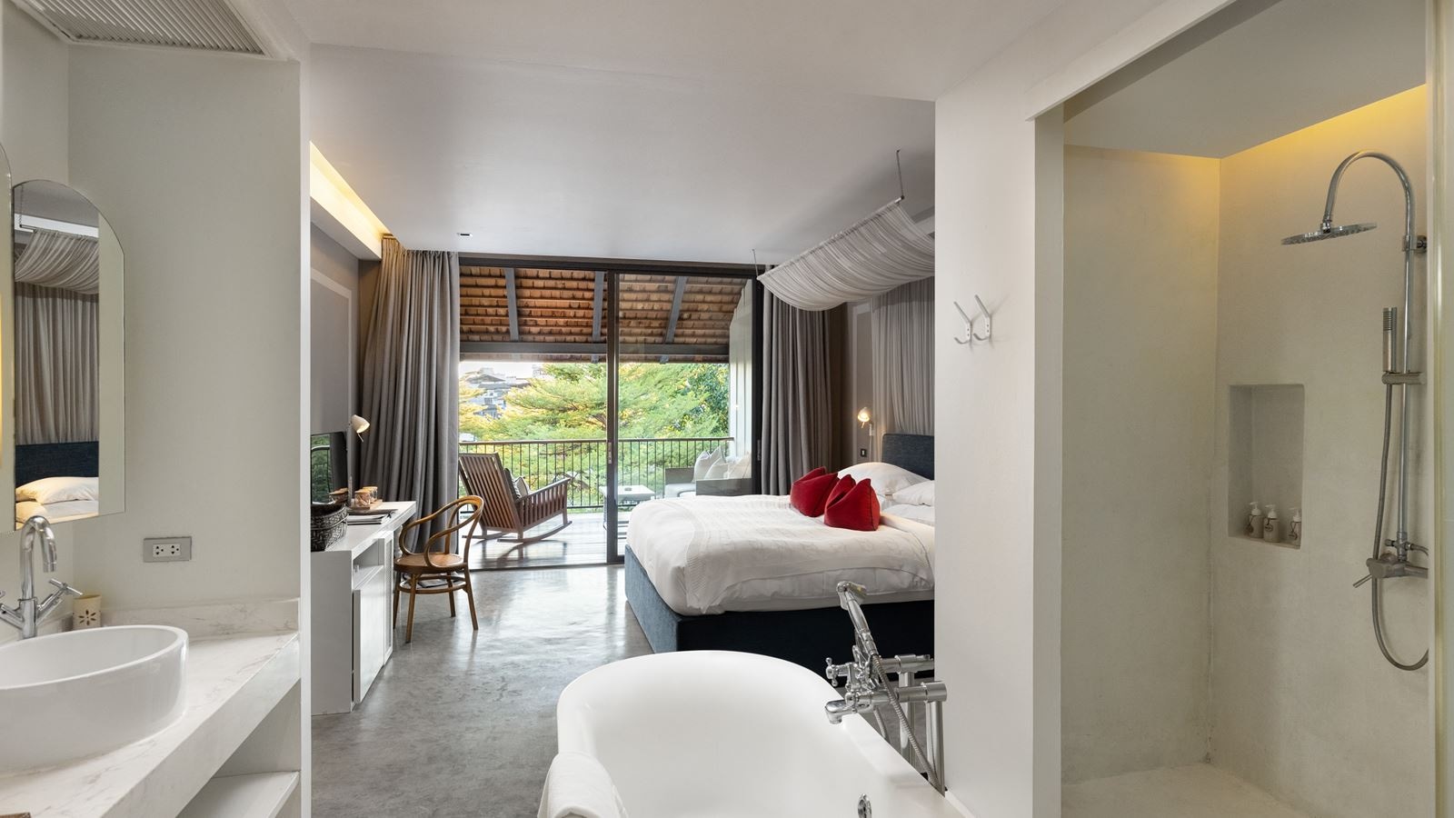 rooms-river-view-deluxe-balcony