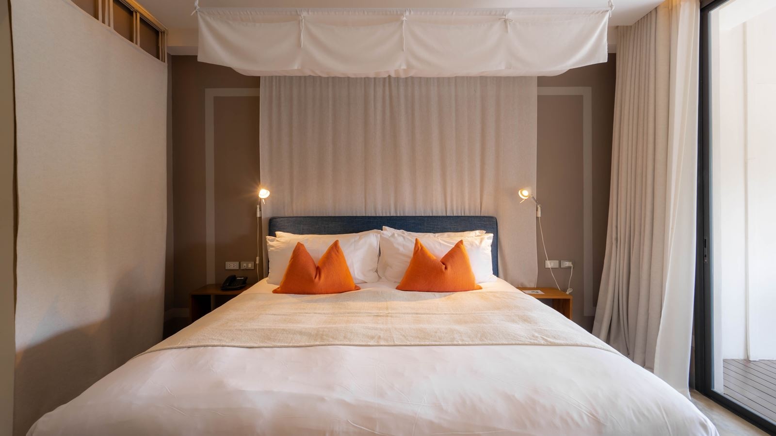 rooms-river-view-deluxe-balcony