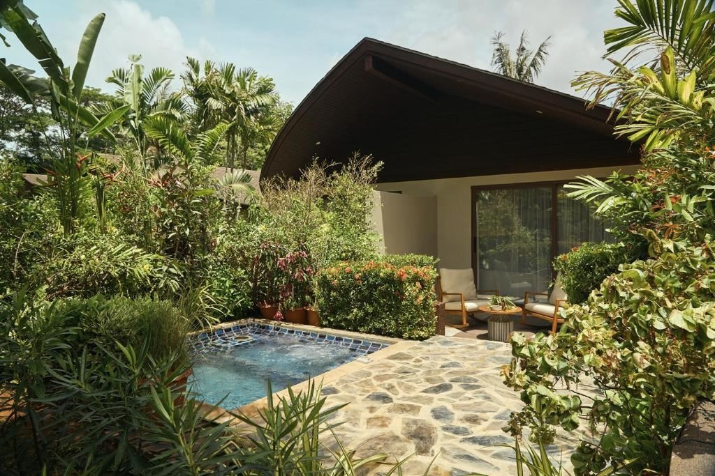 rooms-outdoor-jacuzzi-suites