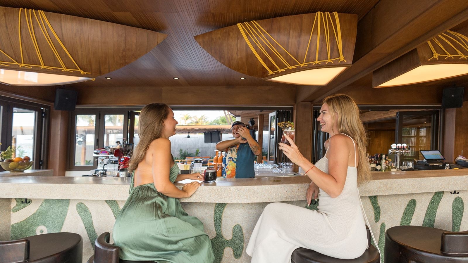 bars-laku-beach-club