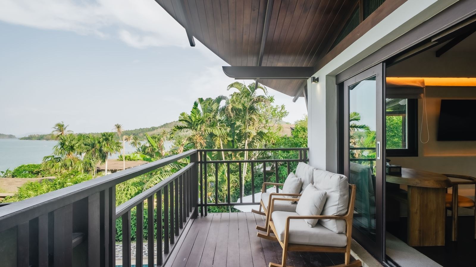 rooms-lux-3-bedroom-grand-sea-view-pool-villa