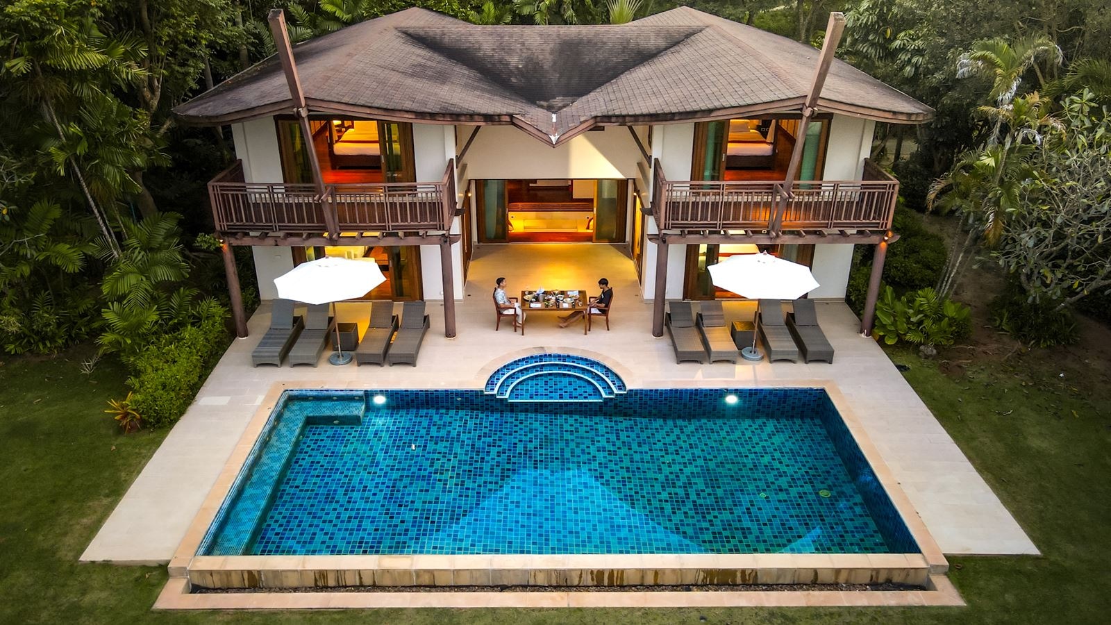 rooms-5-bedroom-grand-beachfront-pool-villa