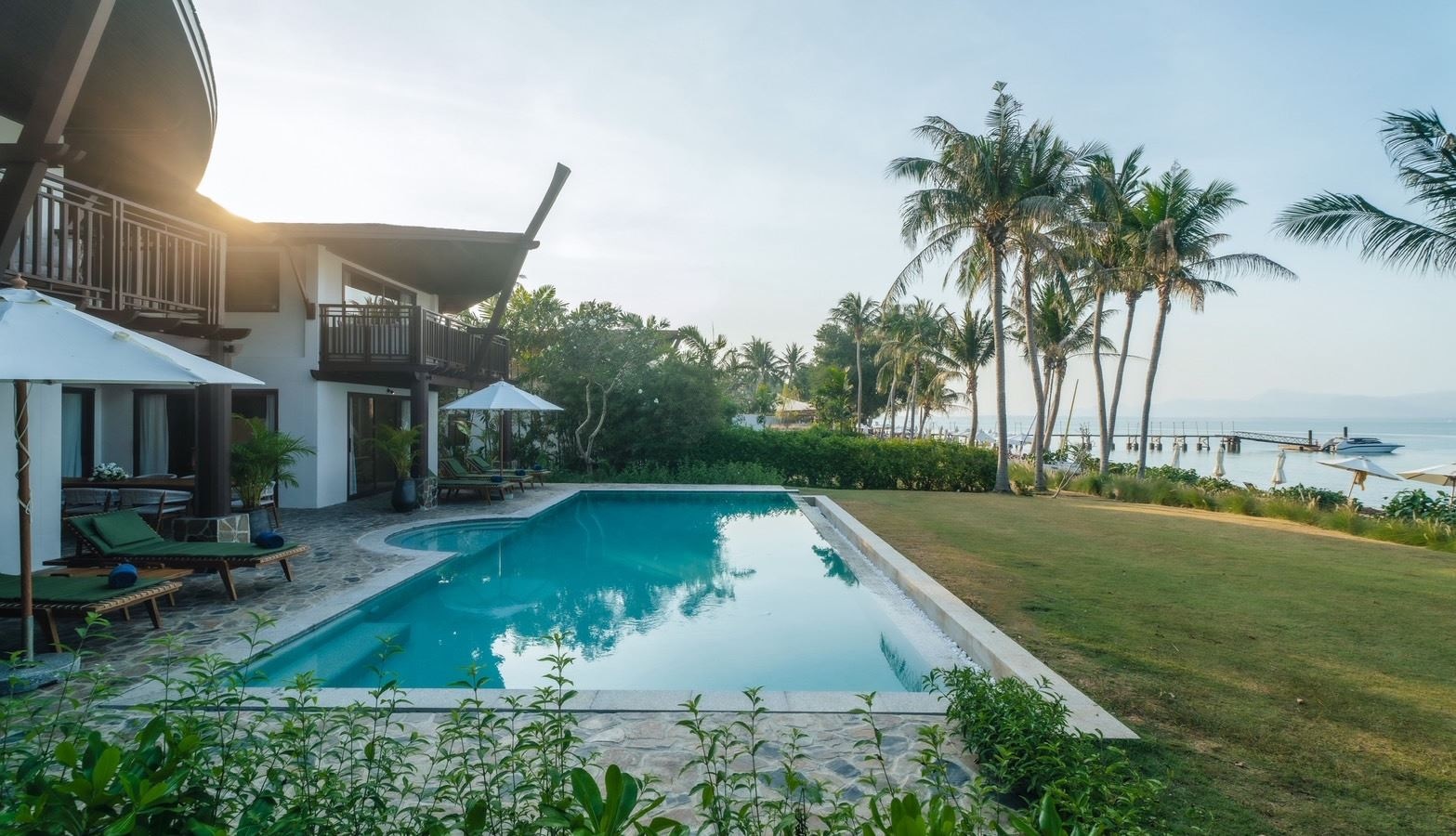 rooms-lux-5-bedroom-grand-beachfront-pool-villa