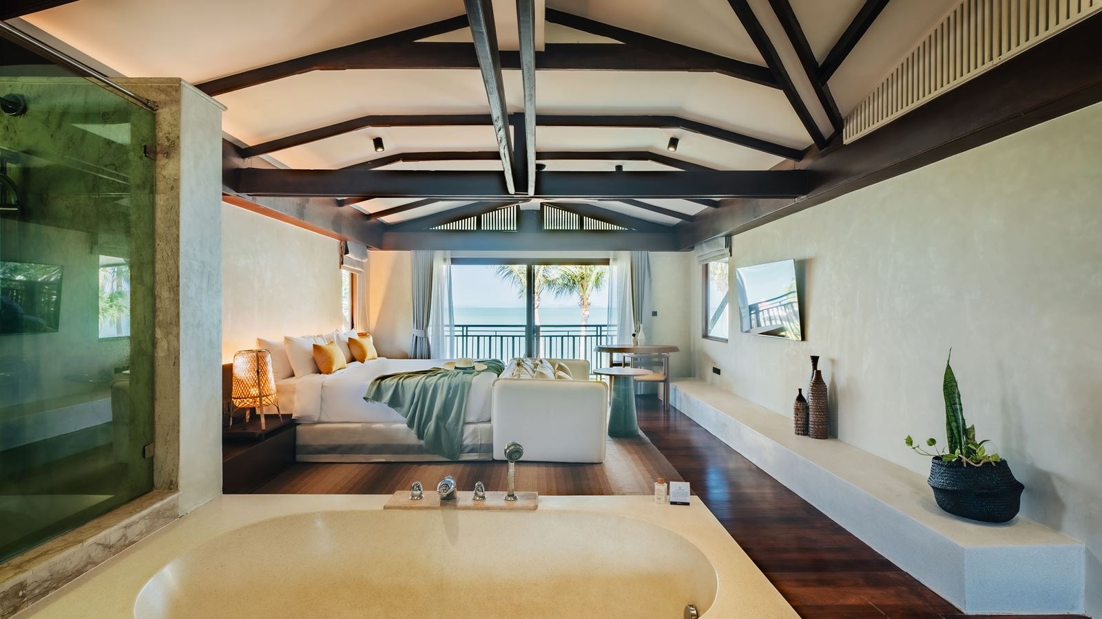 rooms-lux-5-bedroom-grand-beachfront-pool-villa