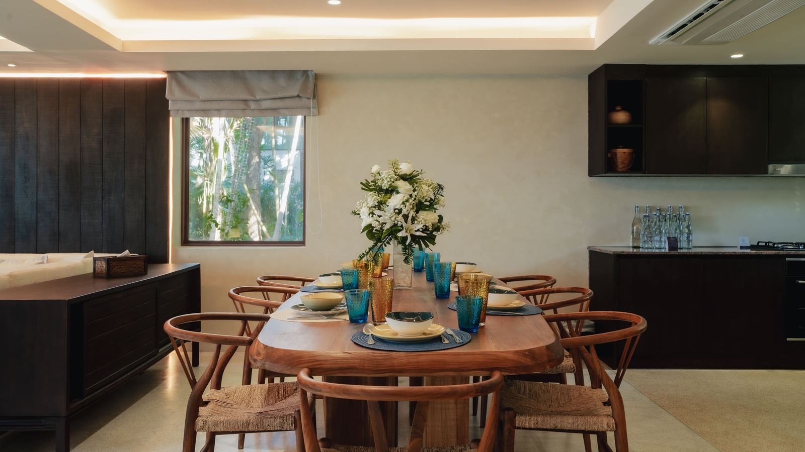 rooms-lux-5-bedroom-grand-beachfront-pool-villa