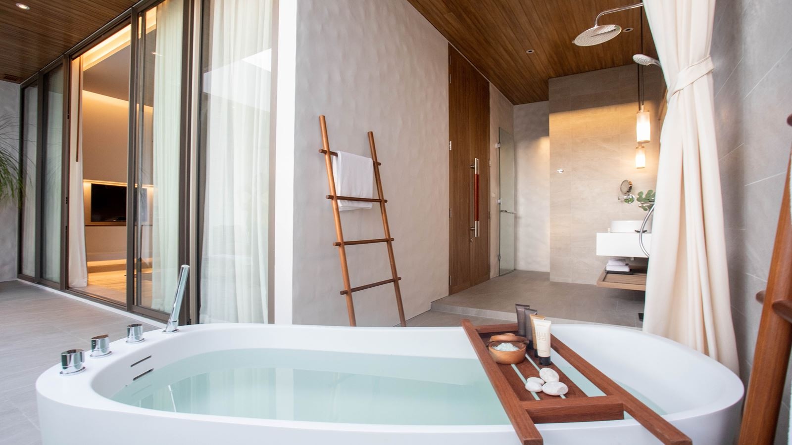 rooms-one-bedroom-wellness-villa-with-private-pool