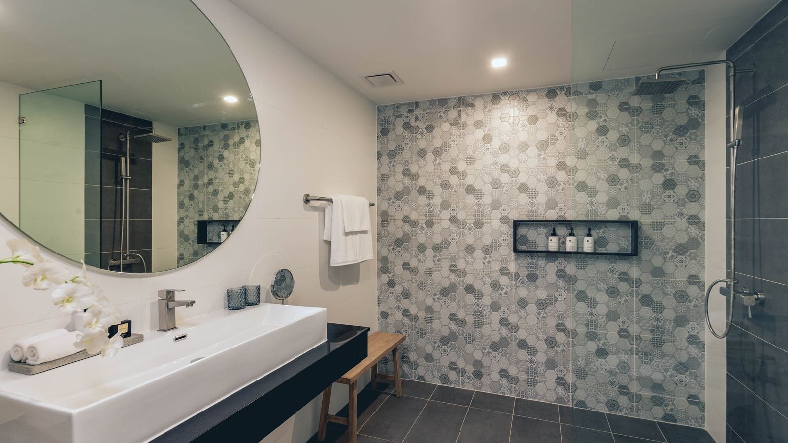 rooms-deluxe-pool-access