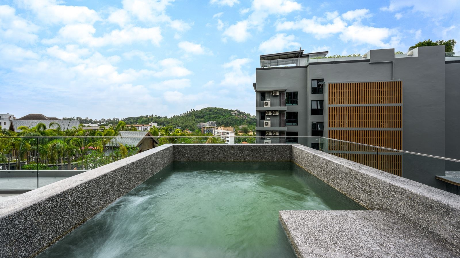 rooms-grande-deluxe-ocean-view-with-plunge-pool