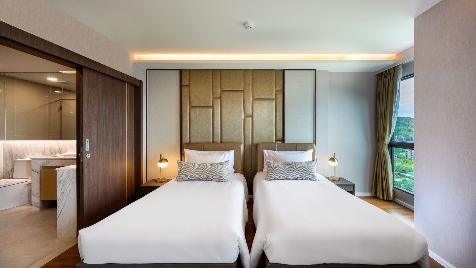 rooms-deluxe-ocean-view