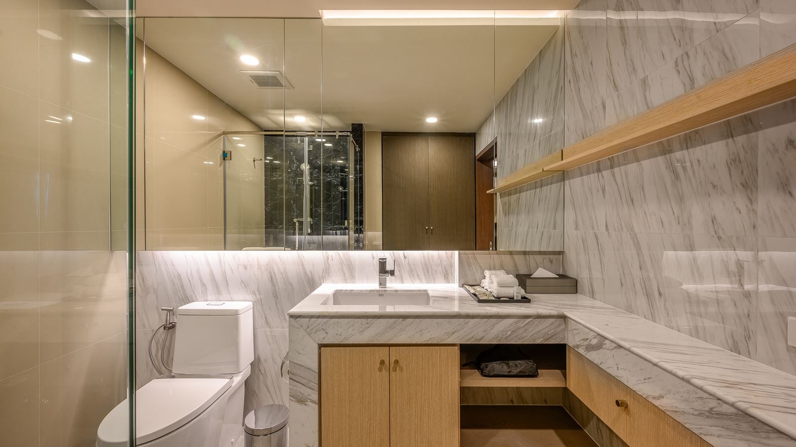 rooms-deluxe-ocean-view-with-jacuzzi