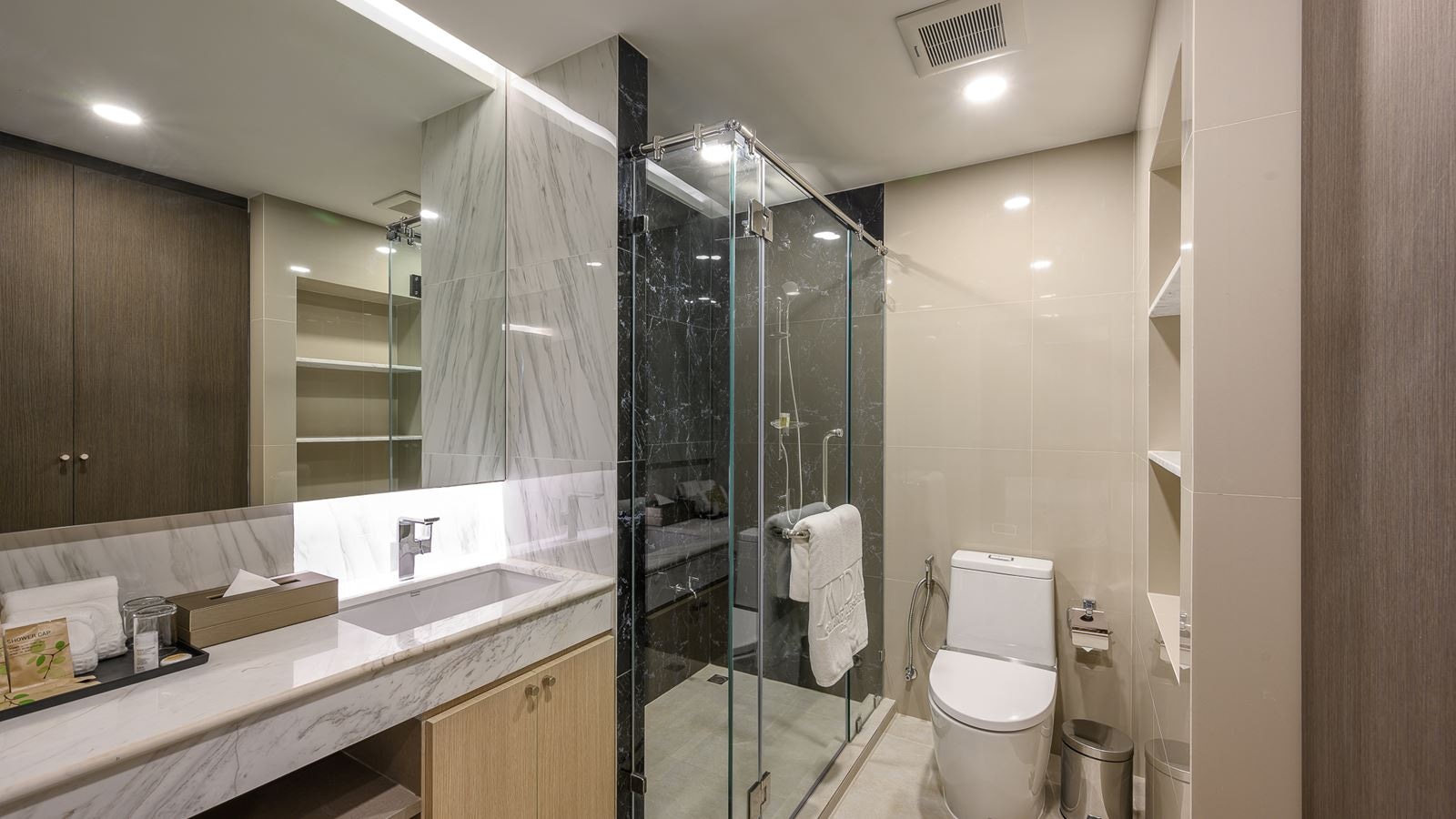 rooms-grande-2-bedroom-suite-ocean-view-with-jacuzzi