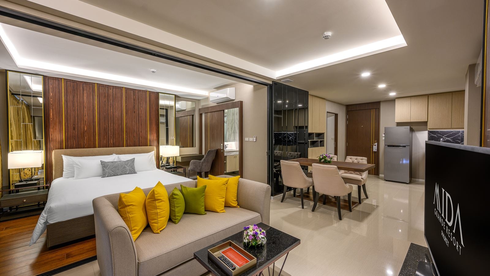 rooms-grande-2-bedroom-suite-ocean-view-with-plunge-pool