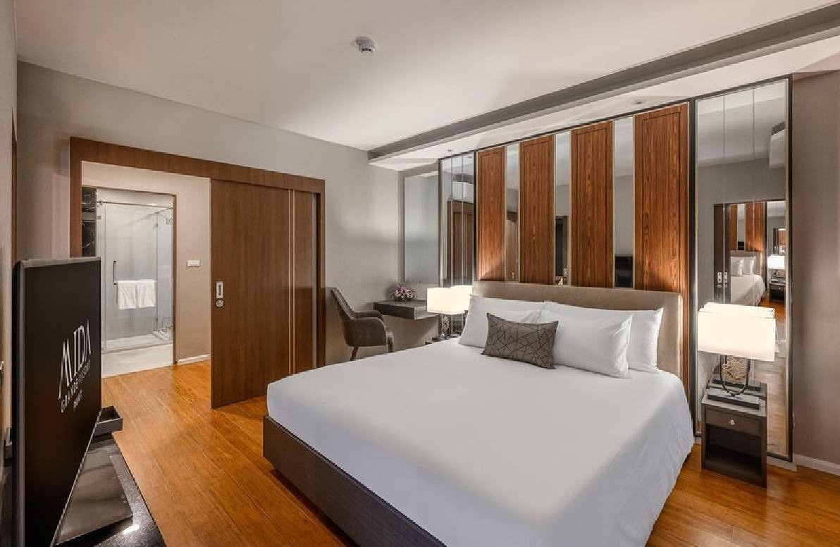 rooms-grande-2-bedroom-suite-ocean-view-with-plunge-pool