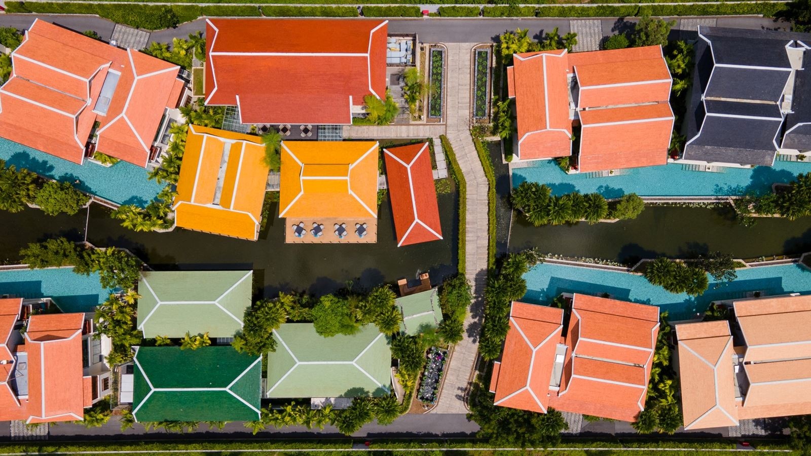 rooms-deluxe-pool-access