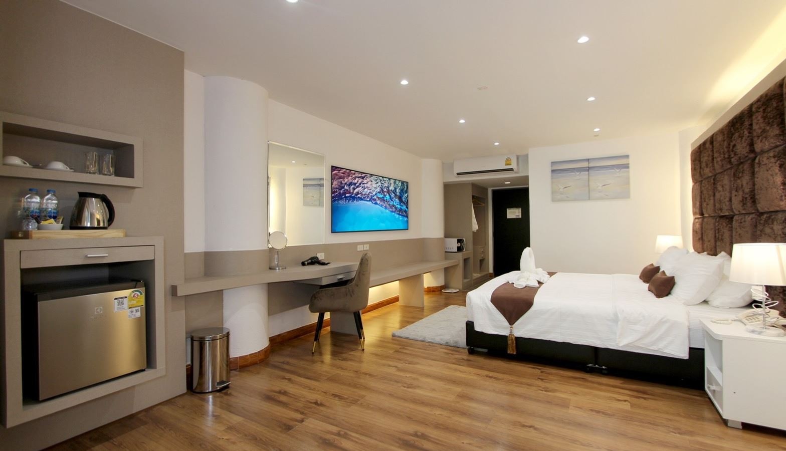 rooms-premier-pool-garden